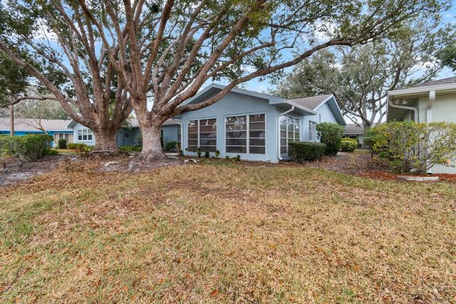 1102 HAREFIELD CIRCLE, Sun City Center, FL 33573