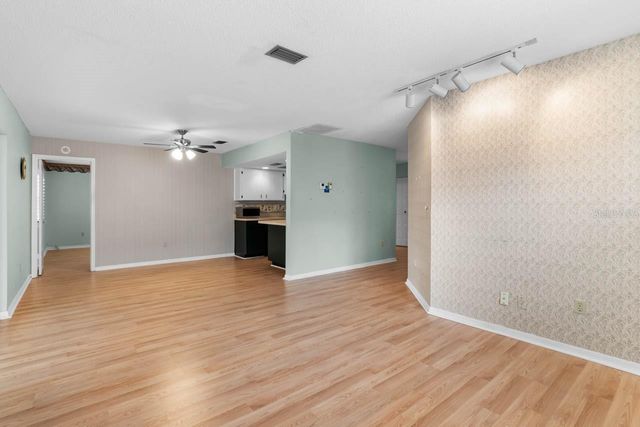 1102 HAREFIELD CIRCLE, Sun City Center, FL 33573