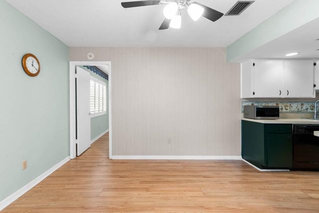 1102 HAREFIELD CIRCLE, Sun City Center, FL 33573