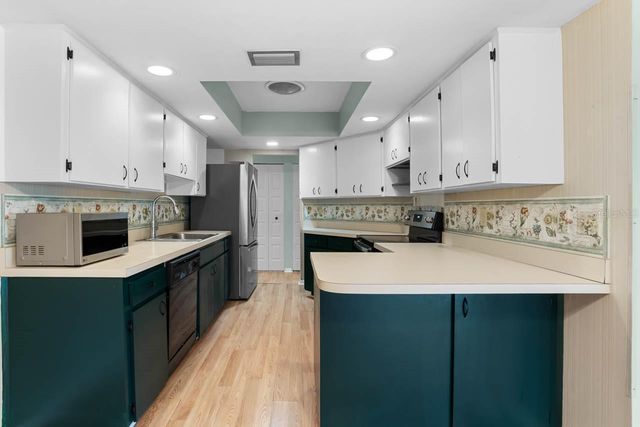 1102 HAREFIELD CIRCLE, Sun City Center, FL 33573