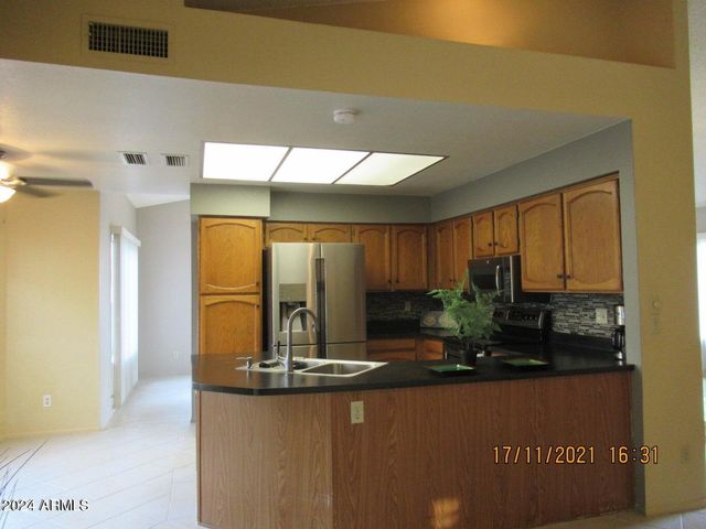 2324 W Highland Court, Chandler, AZ 85224