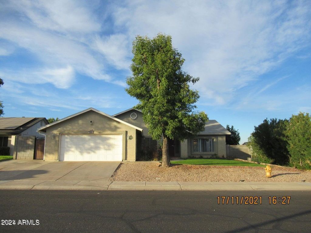 2324 W Highland Court, Chandler, AZ 85224