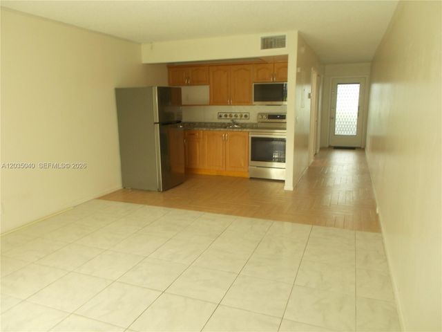 1400 SW 124th Ter 106Q, Pembroke Pines, FL 33027
