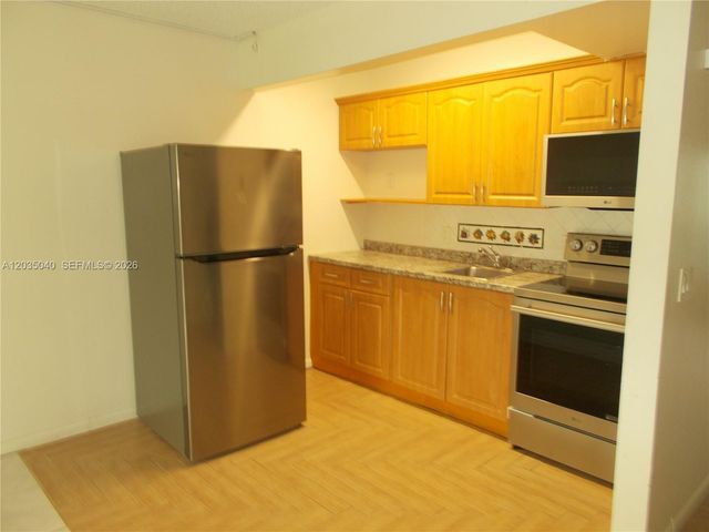 1400 SW 124th Ter 106Q, Pembroke Pines, FL 33027