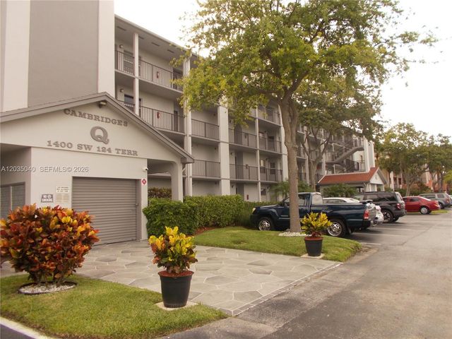 1400 SW 124th Ter 106Q, Pembroke Pines, FL 33027