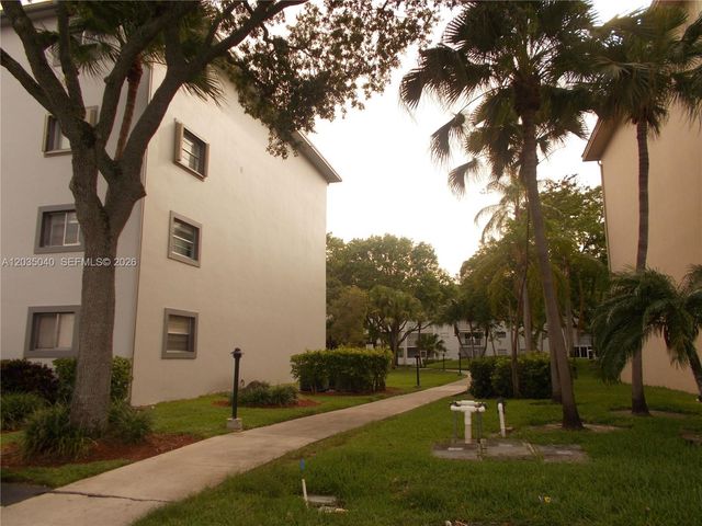 1400 SW 124th Ter 106Q, Pembroke Pines, FL 33027