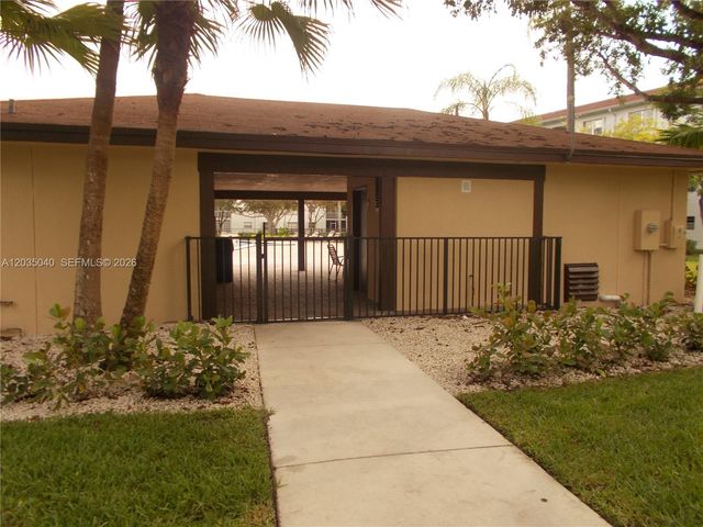 1400 SW 124th Ter 106Q, Pembroke Pines, FL 33027