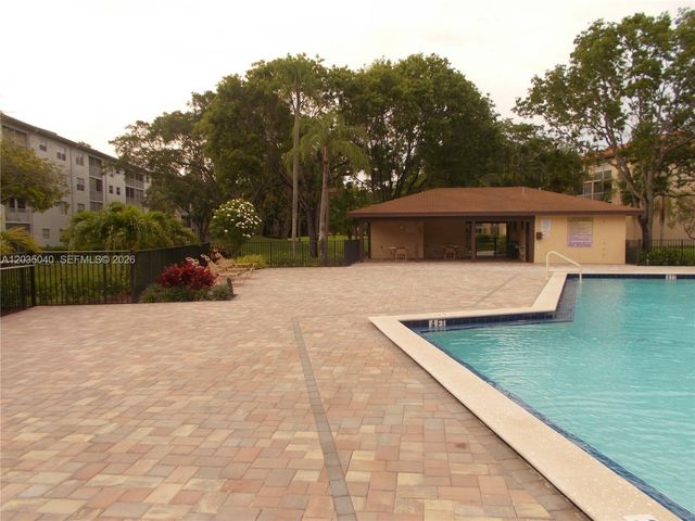 1400 SW 124th Ter 106Q, Pembroke Pines, FL 33027