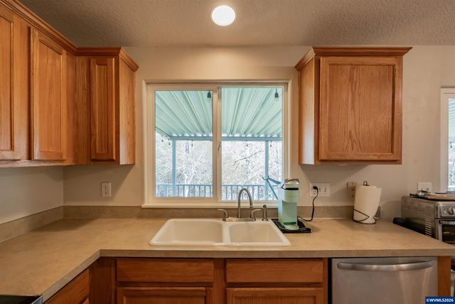 611 Hobson St, Stayton, OR 97383