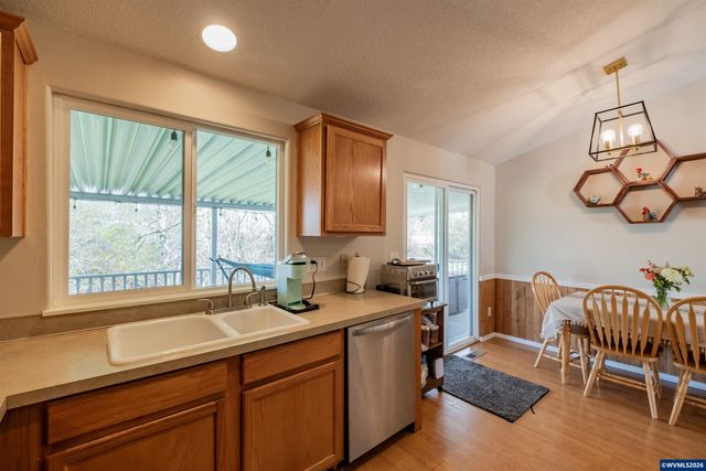 611 Hobson St, Stayton, OR 97383