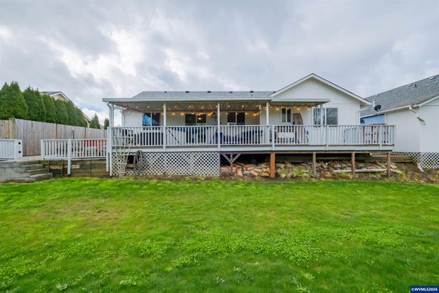 611 Hobson St, Stayton, OR 97383