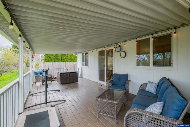 611 Hobson St, Stayton, OR 97383