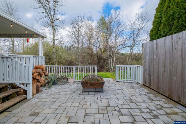 611 Hobson St, Stayton, OR 97383