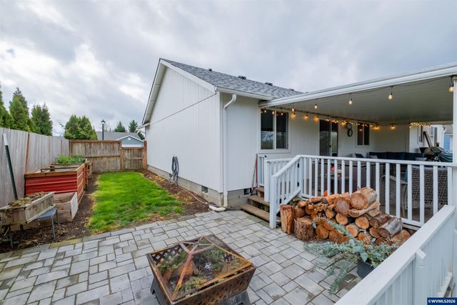 611 Hobson St, Stayton, OR 97383