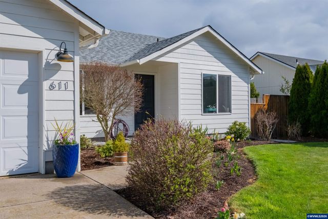 611 Hobson St, Stayton, OR 97383