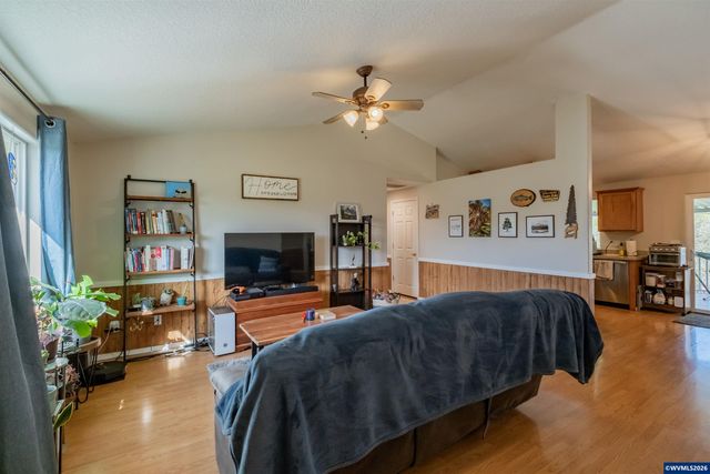 611 Hobson St, Stayton, OR 97383