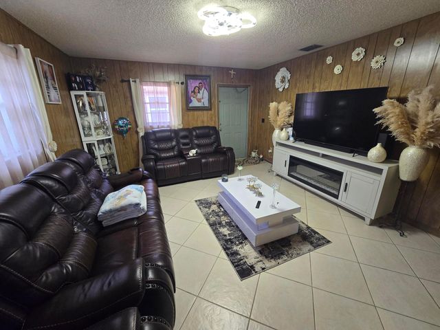 1005 Green Street, West Palm Beach, FL 33405