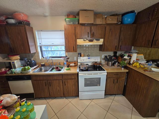 1005 Green Street, West Palm Beach, FL 33405