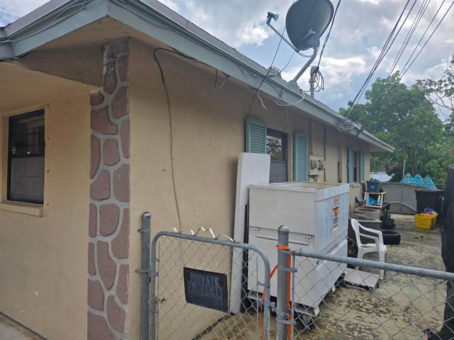 1005 Green Street, West Palm Beach, FL 33405