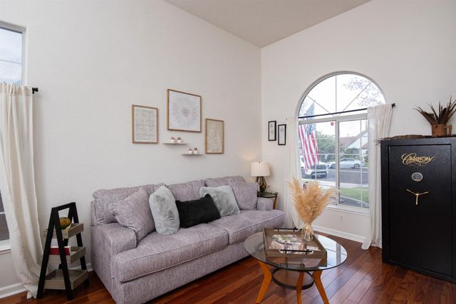 1108 Mandarin Ct, Modesto, CA 95350