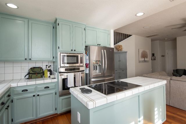 1108 Mandarin Ct, Modesto, CA 95350