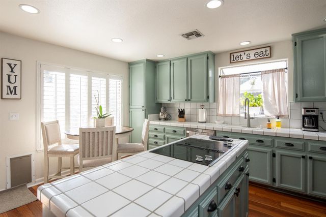 1108 Mandarin Ct, Modesto, CA 95350