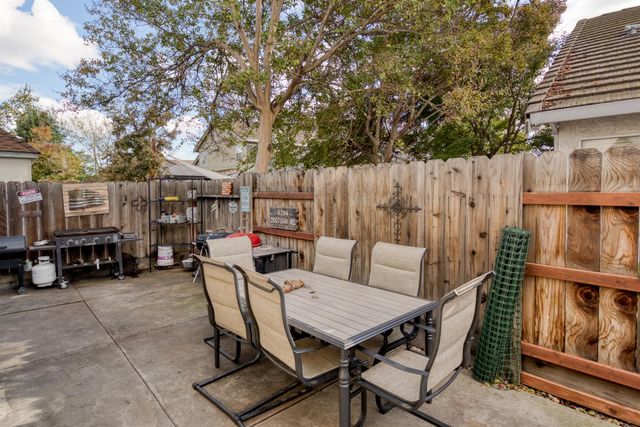 1108 Mandarin Ct, Modesto, CA 95350