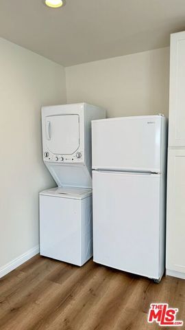 1323 1323-101 N Kenwood Street, Burbank, CA 91505