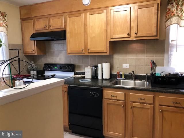 56 CHURCH ST, Willow Grove, PA 19090