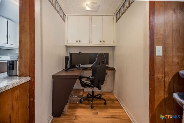 911 S Wells Street, Edna, TX 77957