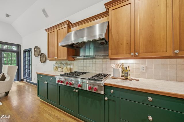90028 Hoey, Chapel Hill, NC 27517