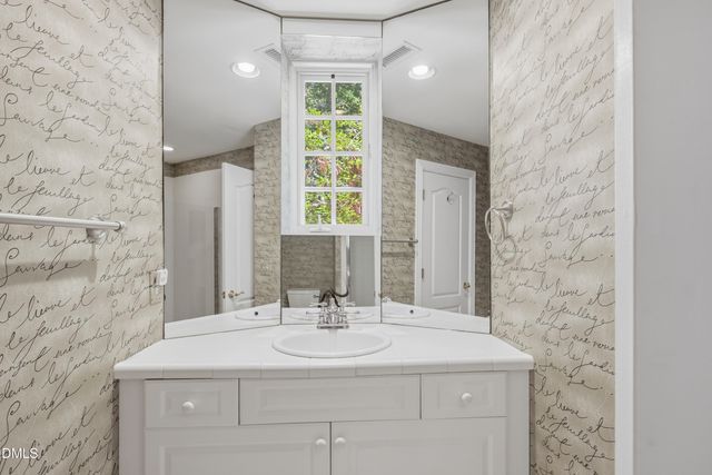 90028 Hoey, Chapel Hill, NC 27517