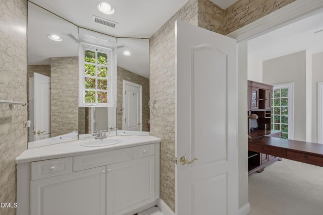 90028 Hoey, Chapel Hill, NC 27517