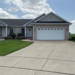 95 CRIMSON CT B, Highland, IL 62249