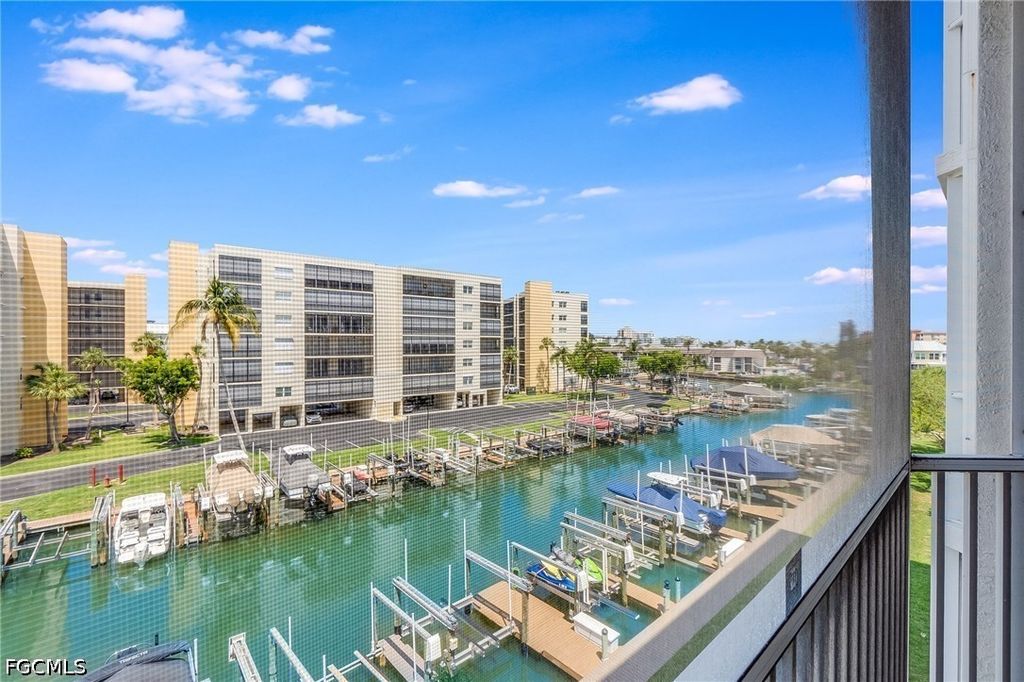 4351 Bay Beach LN 332, Fort Myers Beach, FL 33931