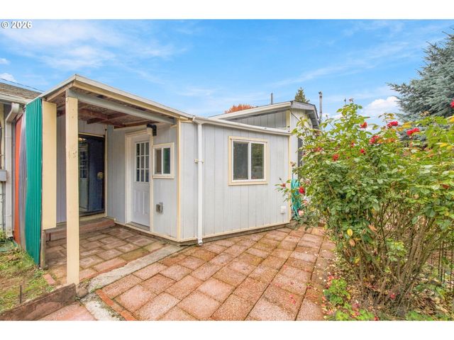 1753 ELKAY Dr, Eugene, OR 97404