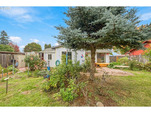 1753 ELKAY Dr, Eugene, OR 97404
