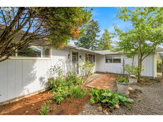 1753 ELKAY Dr, Eugene, OR 97404