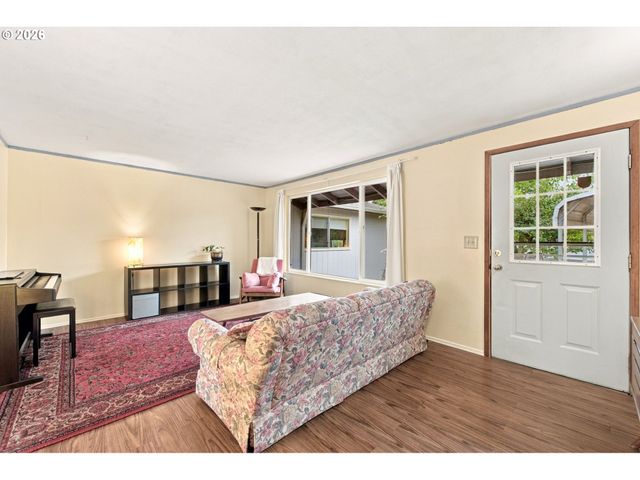 1753 ELKAY Dr, Eugene, OR 97404