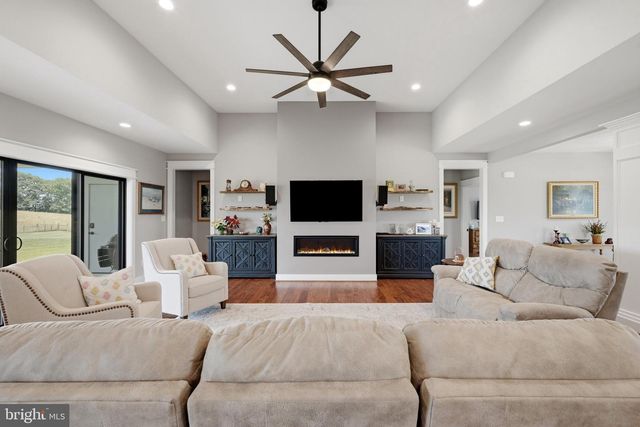 640 GRIM RD, Stephens City, VA 22655