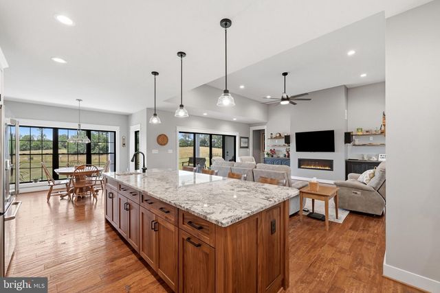 640 GRIM RD, Stephens City, VA 22655