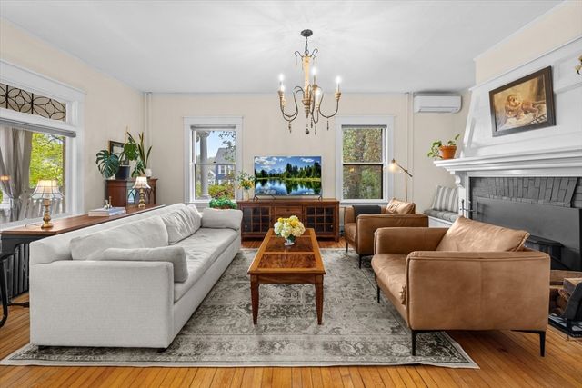 10 Latisquama Rd, Southborough, MA 01772
