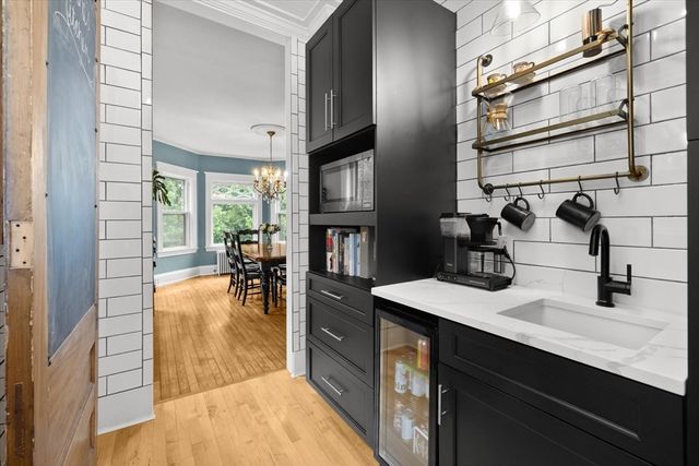10 Latisquama Rd, Southborough, MA 01772