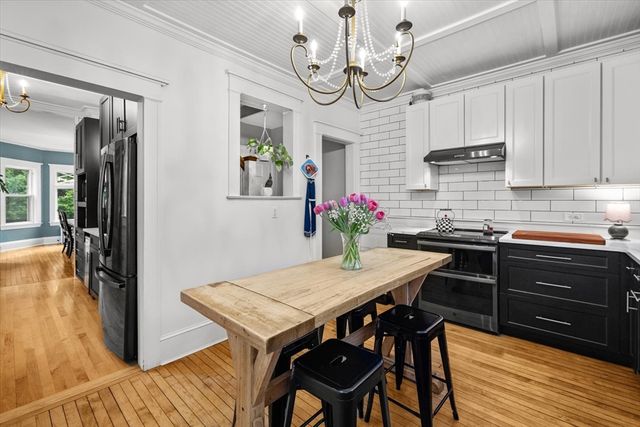 10 Latisquama Rd, Southborough, MA 01772