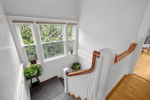 10 Latisquama Rd, Southborough, MA 01772