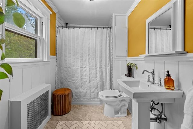 10 Latisquama Rd, Southborough, MA 01772