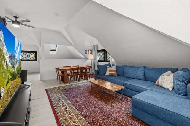10 Latisquama Rd, Southborough, MA 01772