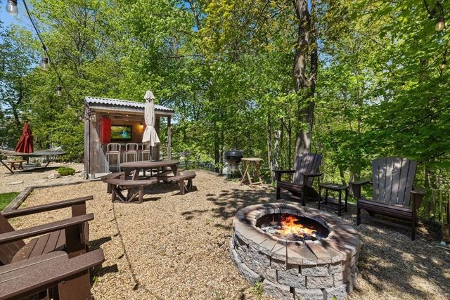 10 Latisquama Rd, Southborough, MA 01772