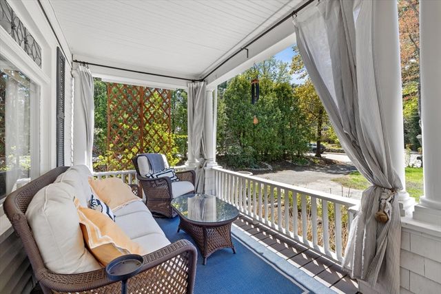10 Latisquama Rd, Southborough, MA 01772