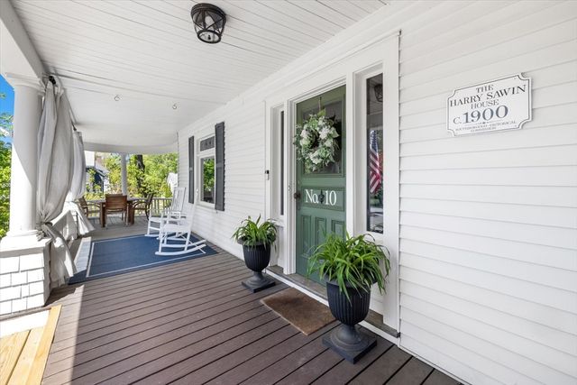 10 Latisquama Rd, Southborough, MA 01772